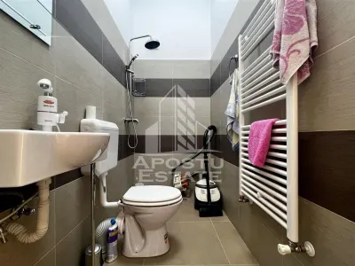 Apartament cu 4 camere 180mp loc de parcare zona centrala - foto 15