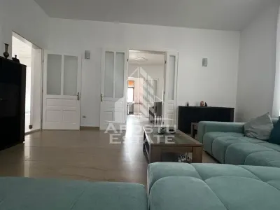 Apartament cu 4 camere 180mp loc de parcare zona centrala - foto 5