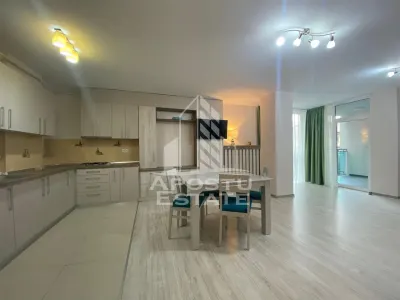 Apartament cu doua camere, ultracentral,  Arad Plaza - foto 2