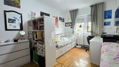 Apartament de vanzare cu 3 camere, mobilat si utilat, zona Bucovina - foto 12