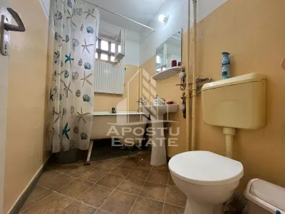 Apartament cu 3 camere, semidecomandat, etajul 2, zona Centrala - foto 7