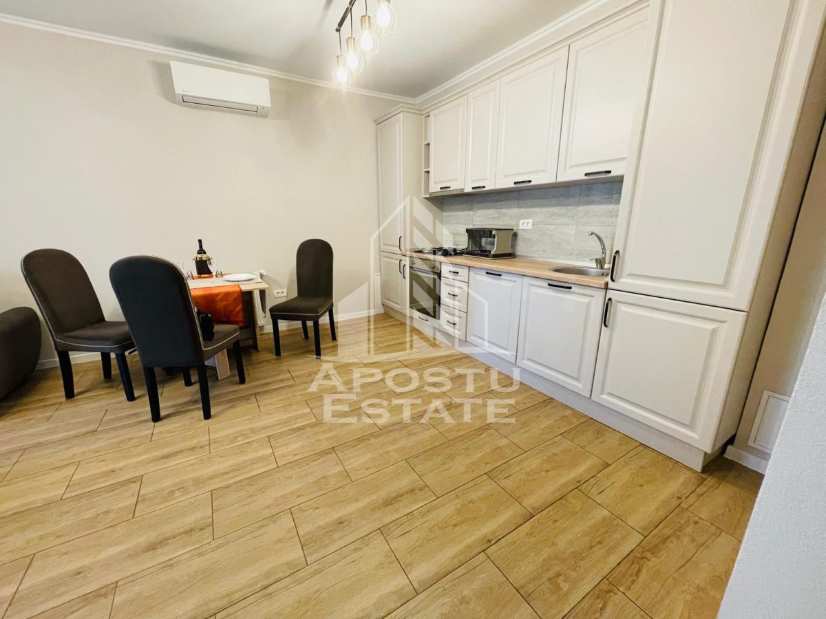 Inchiriez Apartament 2 camere - ZONA ULTRACENTRALA - Arad