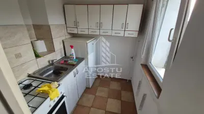 Apartament cu 3 camere, balcon, zona Sagului - foto 7