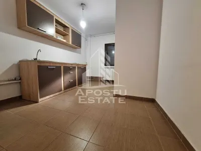 Apartament cu 3 camere, 92 mp contruiti, Banu Maracine - Arad
