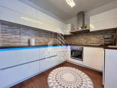 Apartament cu 5 camere pe doua nivele, zona Modern - foto 4