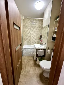 Apartament cu 4 camere de vanzare , renovat, decomandat,Gheorghe Lazar - foto 11