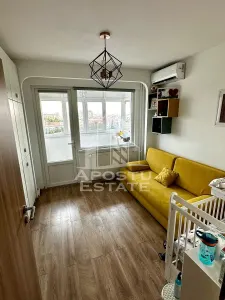 Apartament cu 4 camere de vanzare , renovat, decomandat,Gheorghe Lazar - foto 4