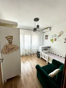 Apartament cu 4 camere de vanzare , renovat, decomandat,Gheorghe Lazar - foto 5
