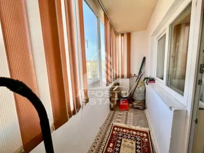 Apartament cu 3 camere, 2 bai, etaj intermediar, zona Aradului - foto 12