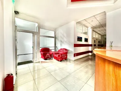 Spatiu Comercial/Birouri de Inchiriat In zona UTA langa Penny, Ared - foto 5