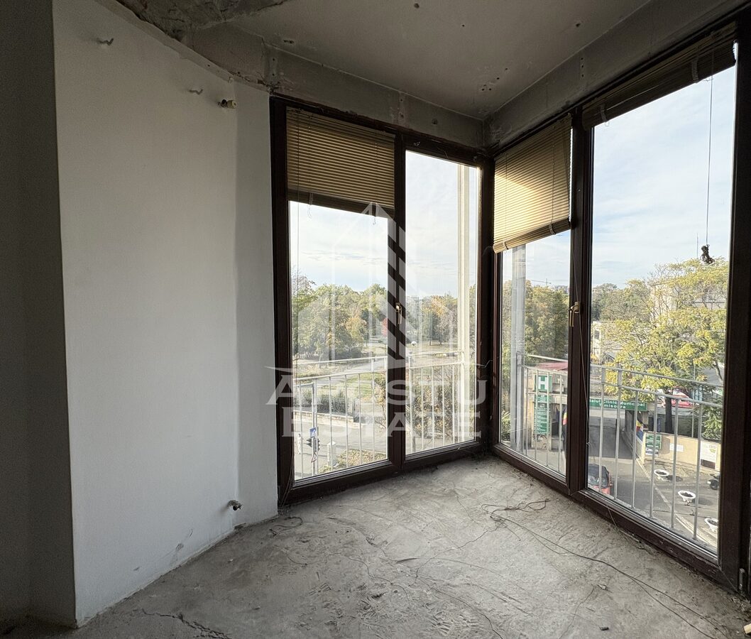 Vedere superba spre Parcul Botanic, apartament 3 camere, Piata Unirii - Timisoara
