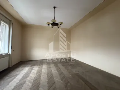 Piata Iosefin | Apartament 134 mp, etaj intermediar, balcon - foto 2