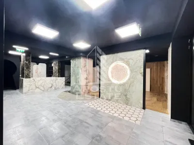 Inchiriem spartiu comercial modern , zona centrala Banu Maracine - Arad