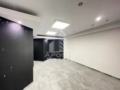 Inchiriem spartiu comercial modern , zona centrala Banu Maracine - foto 16