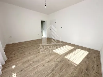 Duplex cu 5 camere si 3 bai, 300mp teren complet finisat in Giroc. - foto 12