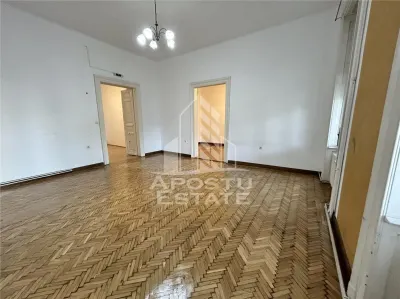 Spatiu 147 mp pentru birouri in spate la Catedrala - Timisoara