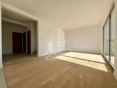 Casa Eco cu 4 camere, 2 bai, in Dumbravita - Dumbravita