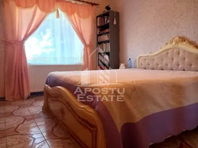 Casa, de vanzare, in Curtici. - Curtici