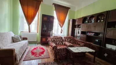 Apartament la casa, 3 camere Etaj 1 - Arad