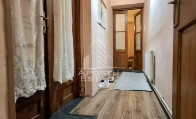 Apartament la casa, 3 camere Etaj 1 - foto 7