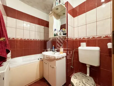Apartament de vanzare cu 4 camere, etaj intermediar, 80 mpu, Sagului - foto 9