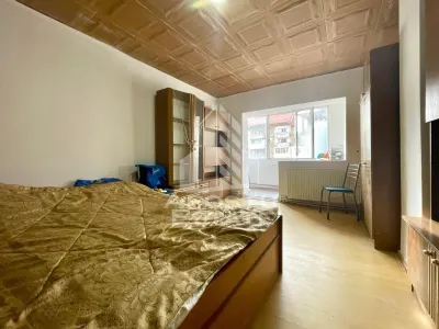 Apartament decomandat cu 3 camere - zona Centrala - foto 4