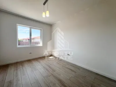 Jumatate de Duplex, 4 camere, 2 locuri de parcare,curte, Mosnita Noua - foto 4