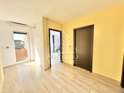 Casa individuala cu 5 camere si 3 bai mobilata in Giroc la asfalt - foto 13