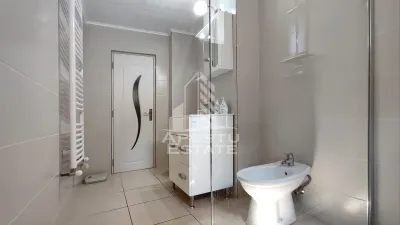 Apartament 4 camere, centrala proprie, zona Miorita - foto 19