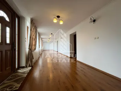 Casa la curte comuna zona Odobescu, doar 4 locatari, gradina proprie - foto 2