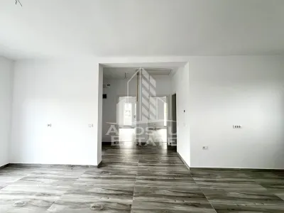 Casa individuala de vanzare pe parter, curte proprie, zona Sanandrei - foto 7