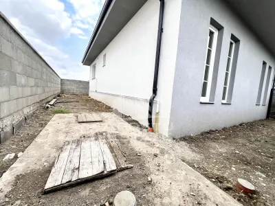 Casa individuala de vanzare pe parter, curte proprie, zona Sanandrei - foto 10