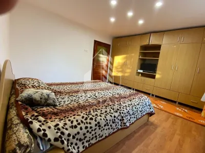 Casa cu 4 camere, curte proprie, Ghiroda - foto 4