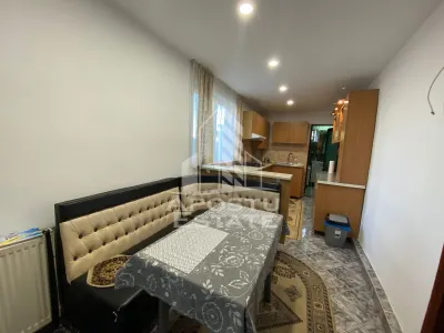 Casa cu 4 camere, curte proprie, Ghiroda - foto 6