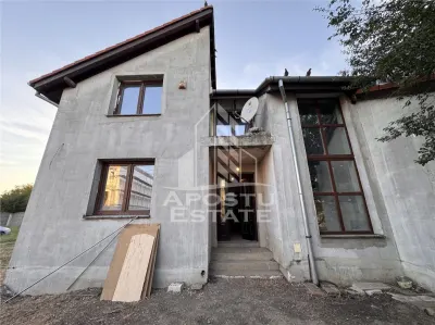 Casa la gri cu potential multiplu: birouri, cabinete, servicii | Giroc - foto 7