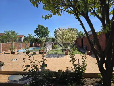 Vila cu piscina, in Curtici. - foto 23