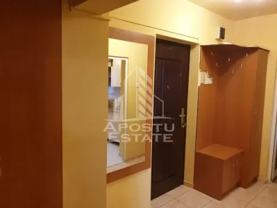 Apartament cu 2 camere,decomandat,in zona Intim. - foto 8