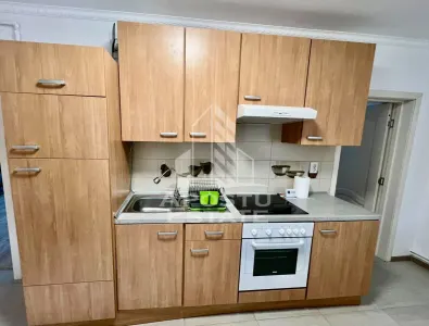 Casa curte comuna , 2 camere in Parneava - foto 6