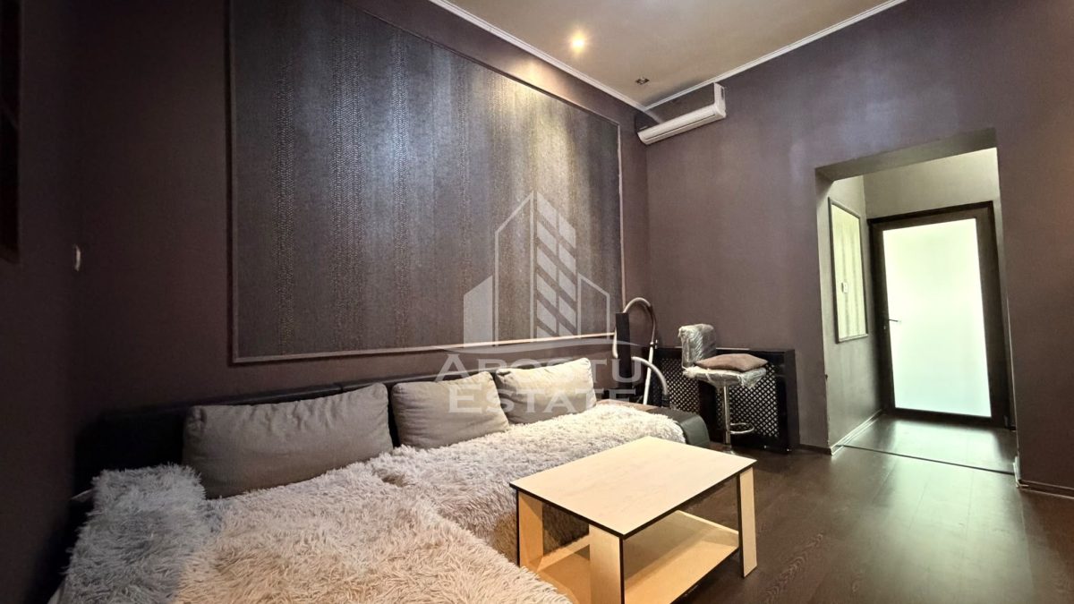 Apartament cu 3 camere de vanzare in cladire istorica, Timisoara - Timisoara
