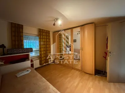 Duplex cu 3 camere, 2 bai, 2 bucatarii, teren 222 mp, zona Elisabetin - Timisoara