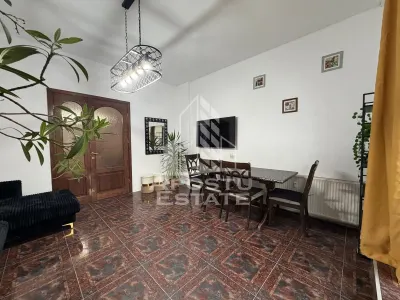 Casa indiviuala de vanzare,7 camere, teren 600 mp, zona Lipovei - foto 4