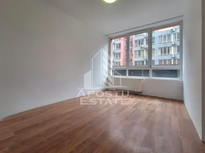 Spatiu de birou, 50 mp utili, zona Uta - Arad