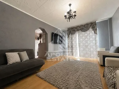 Apartament 4 camere, zona Confectii - Arad