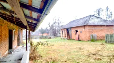 Casa cu potential amenajare pescarie- Zona Varfurile - foto 3