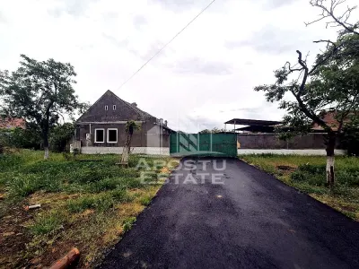 Casa veche de vanzare in Pesac, teren 1.439 mp. - Pesac