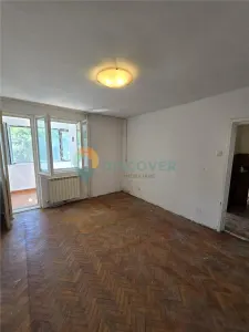 Podul Ros, ETAJ 1,  doua camere Decomandate, 2 balcoane, 53 mp, Fara Risc - foto 2