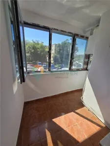 Podul Ros, ETAJ 1,  doua camere Decomandate, 2 balcoane, 53 mp, Fara Risc - foto 3