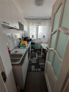 Podu Ros, 2 camere decomandate, 53 mp, la bulevard, etaj intermediar - foto 4