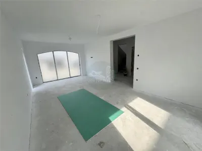 Casa noua individuala 4 camere 2 bai terasa curte Calea Cisnadiei - foto 6
