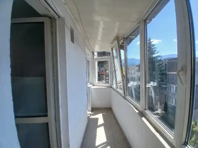 Apartament  2 camere Astra decomandat 89000 Euro - foto 2